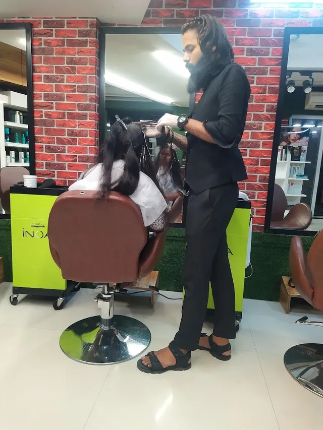 Ashraf Scissors Salon - 5