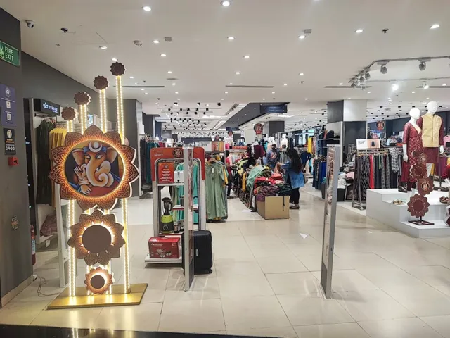 TRENDS Thane West - 3