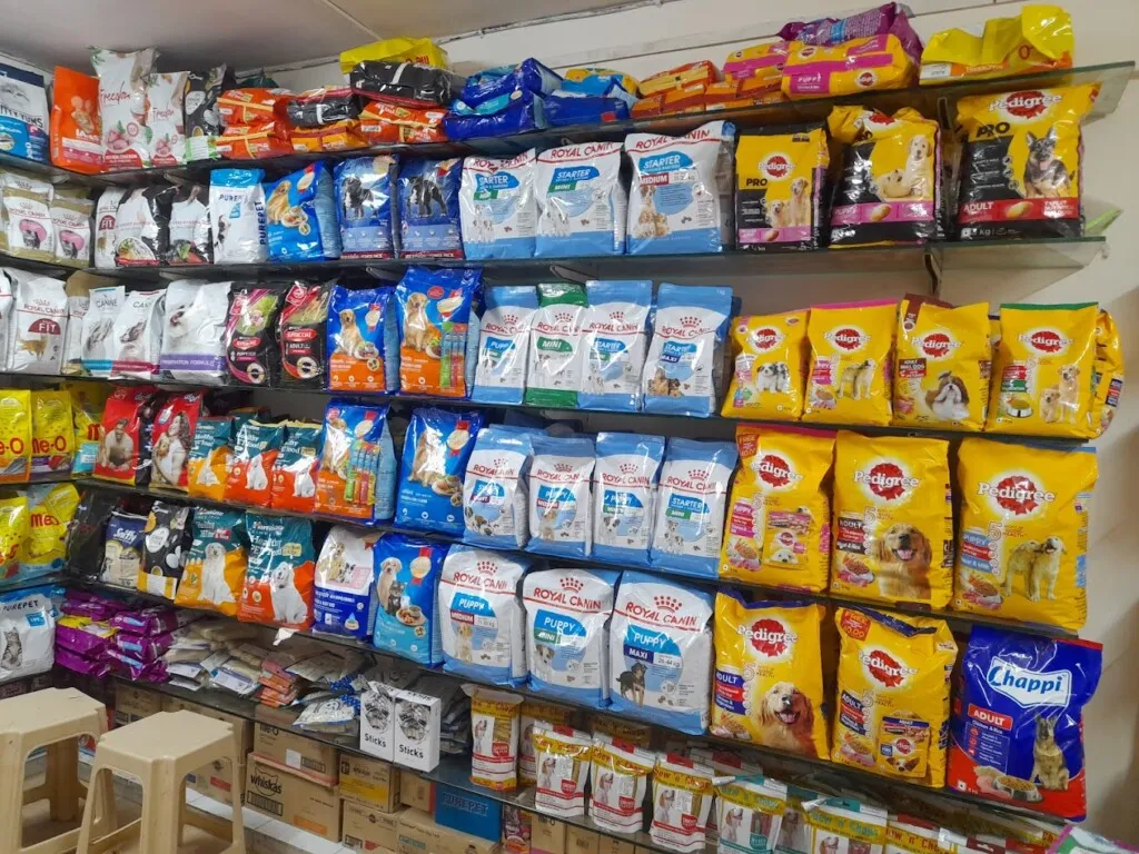 HAPPY PETS-THE PET HOUSE