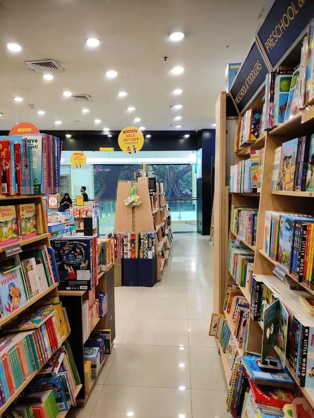 Crossword, Viviana Mall, Mumbai - 3