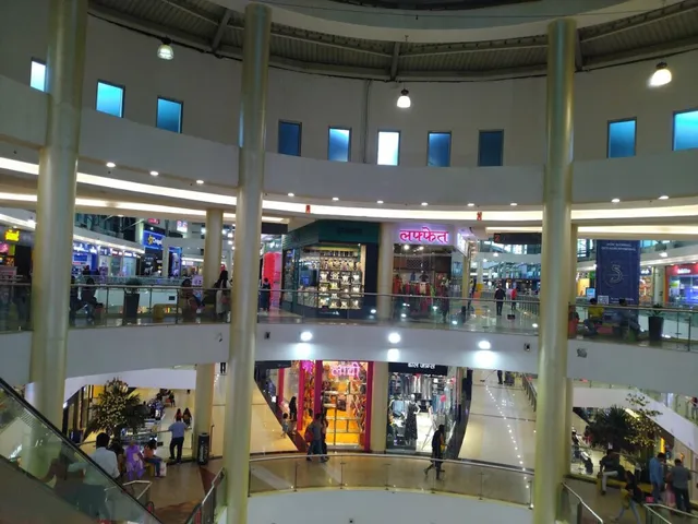 Crossword, Viviana Mall, Mumbai - 4