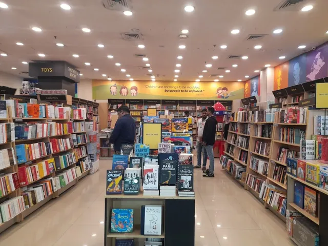 Crossword, Viviana Mall, Mumbai - 5