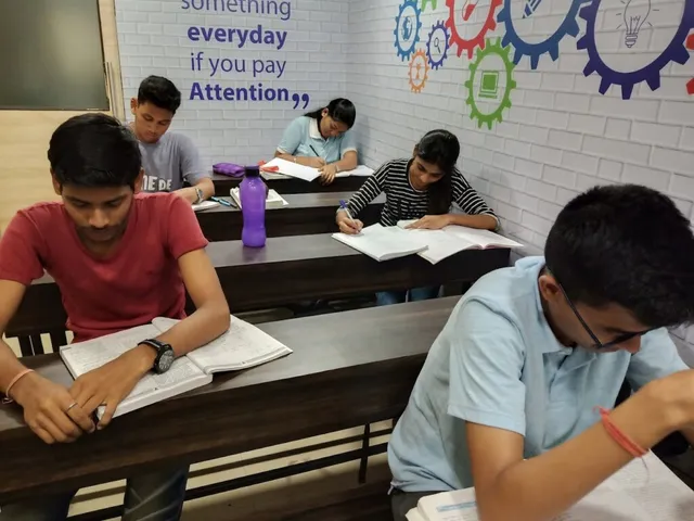 Laksh Academy - Thane | IIT JEE, NEET, 10th - 12th Classes - 3