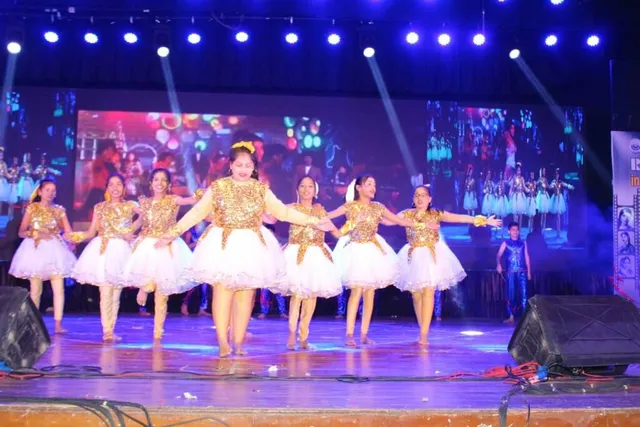 Dress4Less - The Rental Boutique - 5