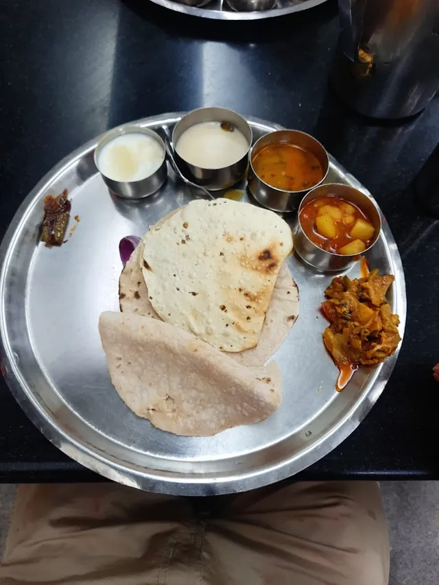 Gayatri Bhojnalaya - 3