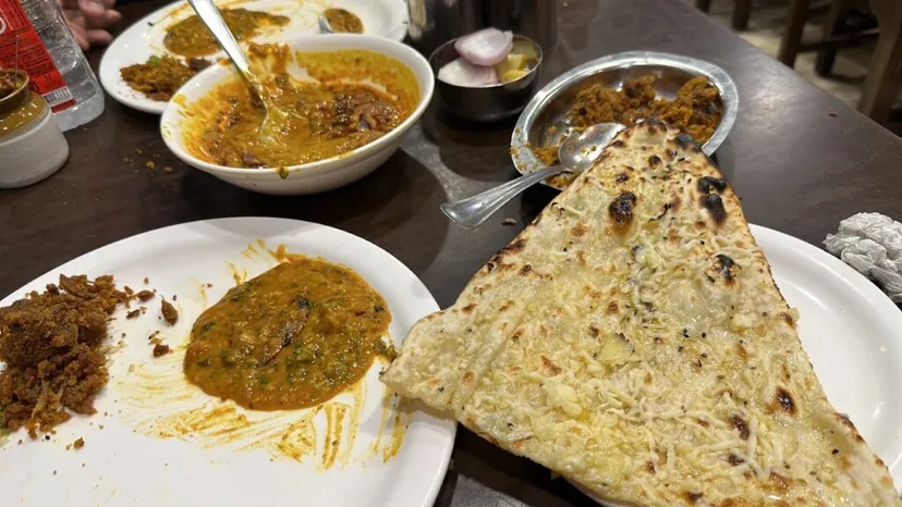 Shruti Veg Restaurant