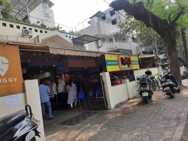 Shruti Veg Restaurant - 2