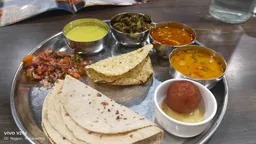 Shruti Veg Restaurant - 3