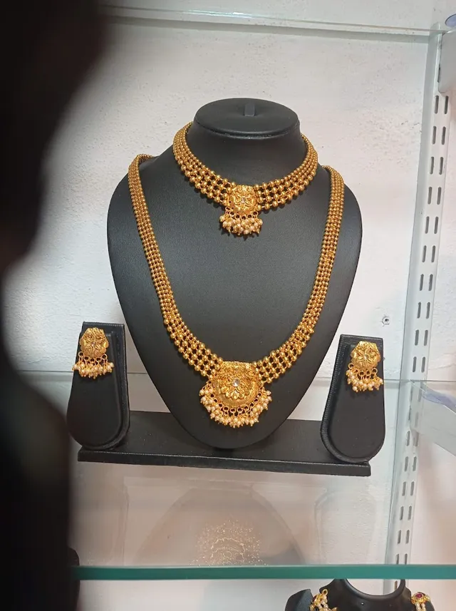 Swati Herbal Beauty Parlour and Sisters Shopee - 4