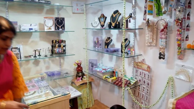 Swati Herbal Beauty Parlour and Sisters Shopee - 5