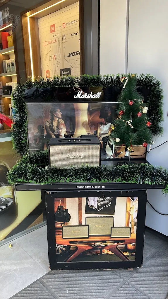 Hola Mobiles & More - Best Mobile Shop In Nagpur - 2