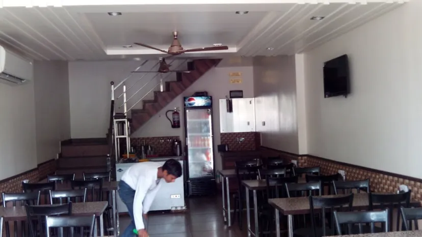 Hotel Al-Zam Zam, Wardha Rd.