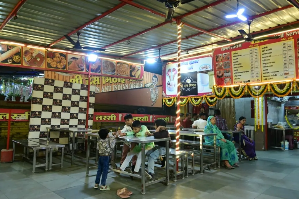 Hans Mithai Bhandar