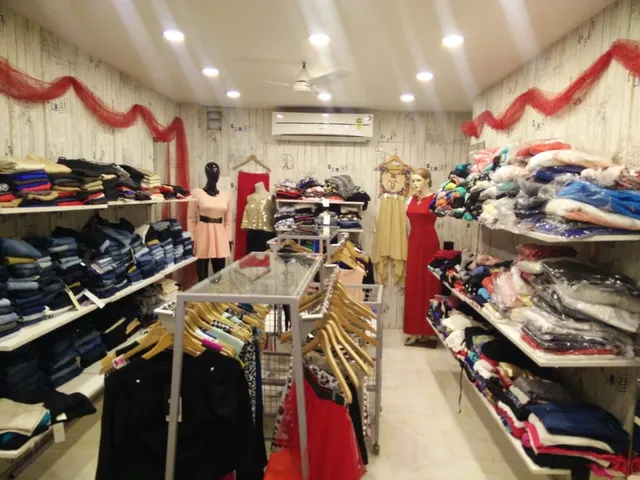 NOW & WOW - THE FASHION HUB - 2