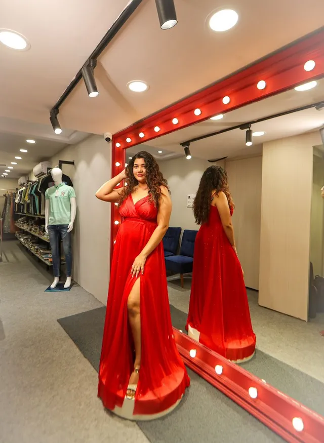 NOW & WOW - THE FASHION HUB - 3