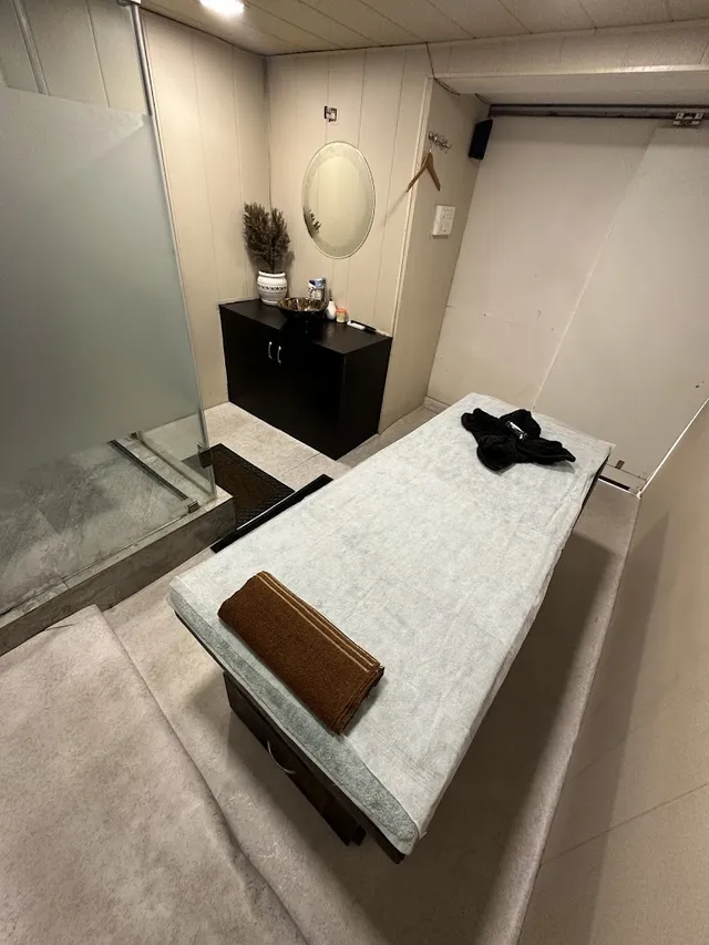 Moss Spa Hair Weaving & Bonding - 3