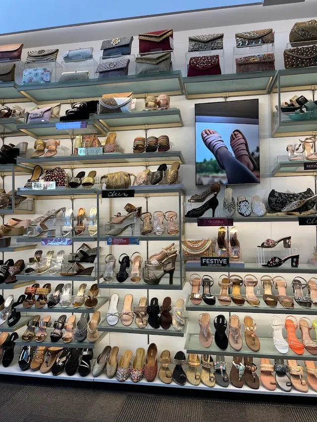 Metro Shoes Nagpur - 2