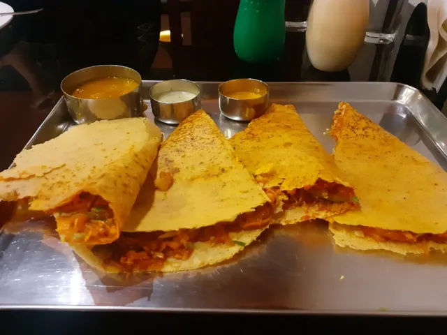 Vaiga's Oottupura Vegetarian Restaurant - 4