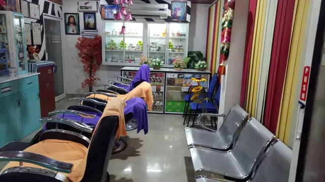 Venus The Family Beauty Makeover Studio & SPA - 2