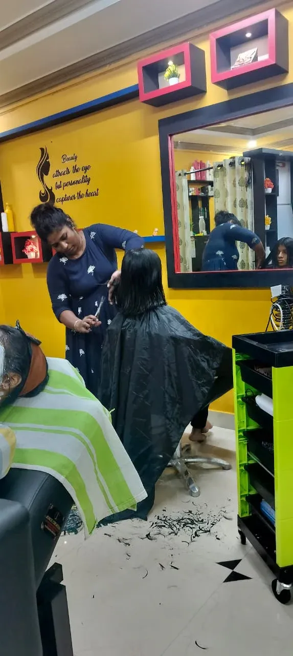 Dreamy Beauty Salon And Makeup Studio - 4