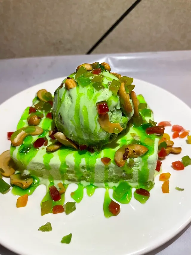 Burj Al Mandi Restaurant - 4