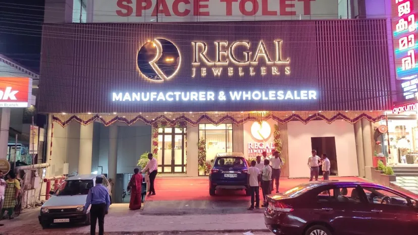 REGAL JEWELLERS TRIVANDRUM