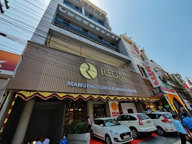 REGAL JEWELLERS TRIVANDRUM - 4