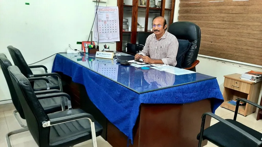 Career Point | NEET / AIIMS / JIPMER / JEE Coaching Center : TRIVANDRUM