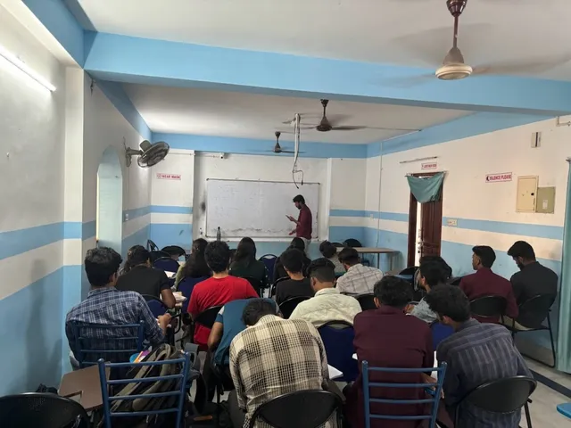 Career Maker Adda247- Bank | SSC | Railway| ISRO & Central Govt. Exams Coaching Centre in Trivandrum - 2