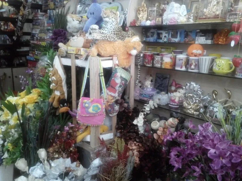 Lembranca Gift And Souvenirs