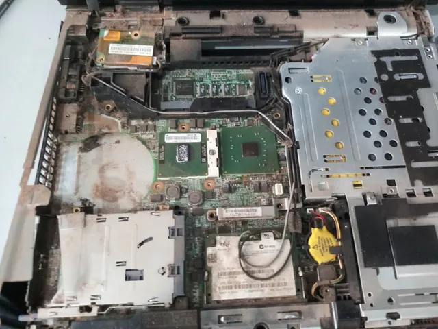 Digicom Computers - Laptop Repairs - 4