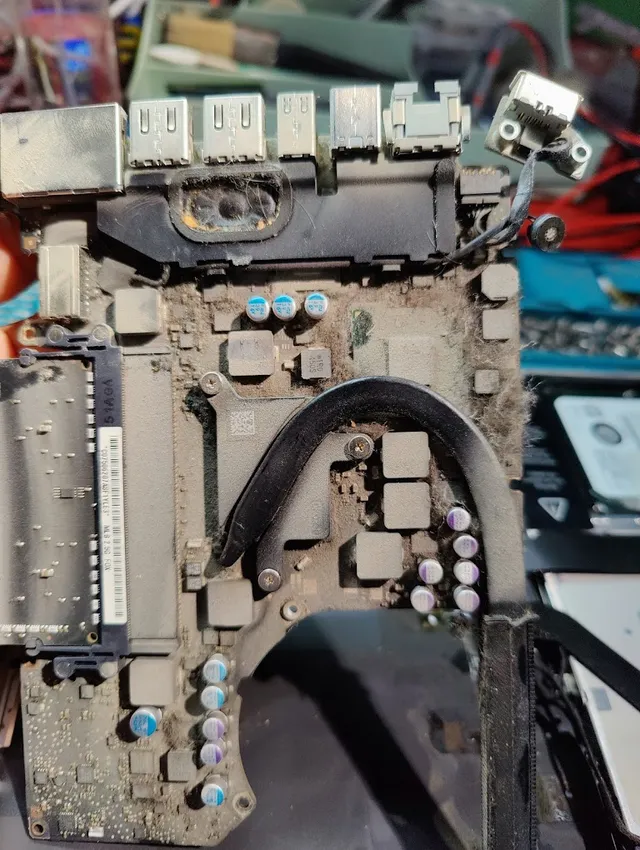 DOT COMP- Apple Repairs & Products - 2