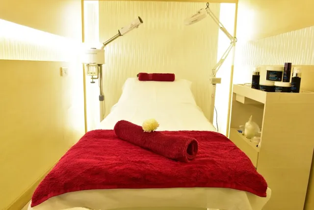 EnVogue Hair & Beauty Salon - 3