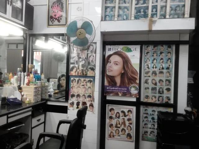 Romas Beauty Parlour - 5