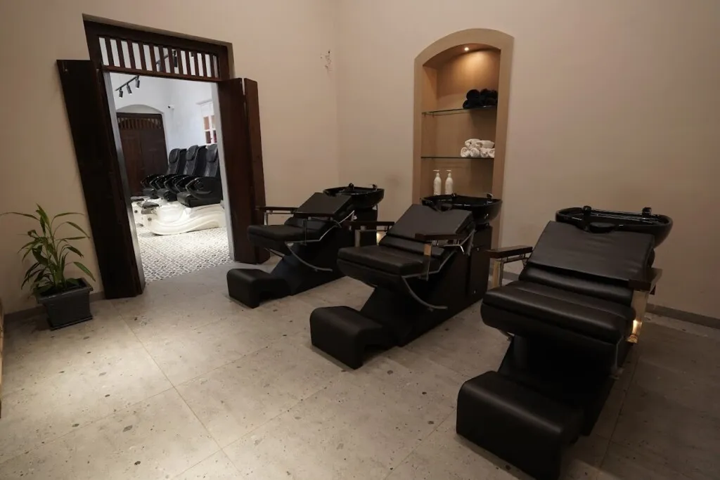 Neomis salon & Spa, Mapusa