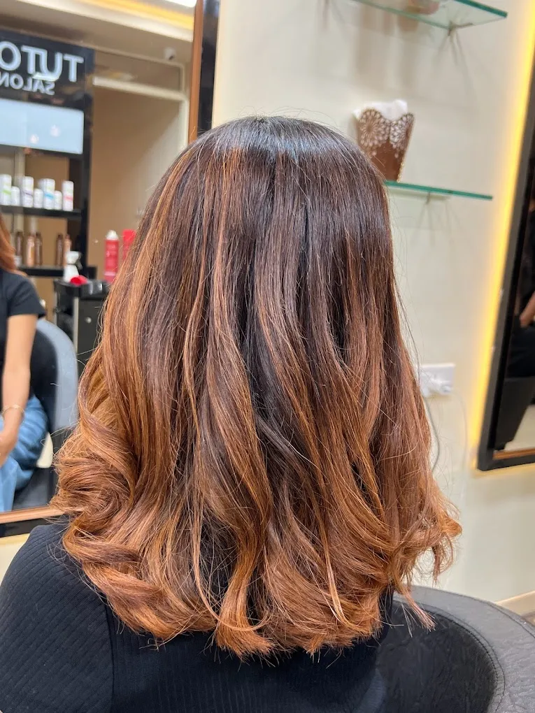 Tutoria Salon & Academy