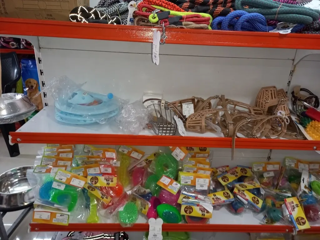 Bark & beyond pet shop