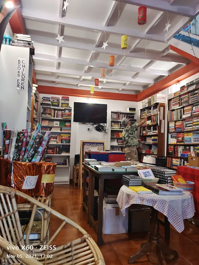 The Dogears Bookshop - 4