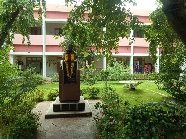 Bharathidasan Govt. College For Women - 4