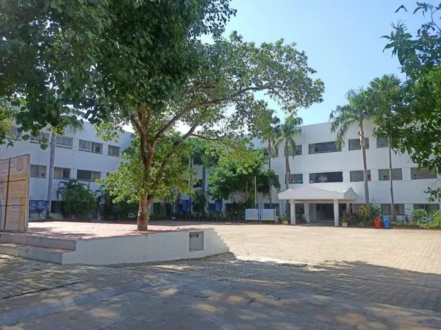 SARADHA GANGADHARAN COLLEGE - 4