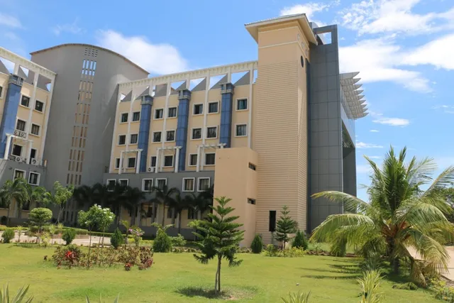 Sri Manakula Vinayagar Medical College - 2