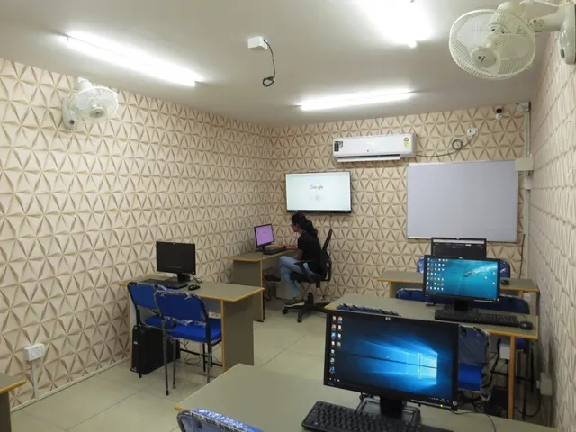 TOP SKILLED, The Best Software Training & Placement Center. Python, Java, UIUX, Full Stack, AWS, English, Graphics & more - 3