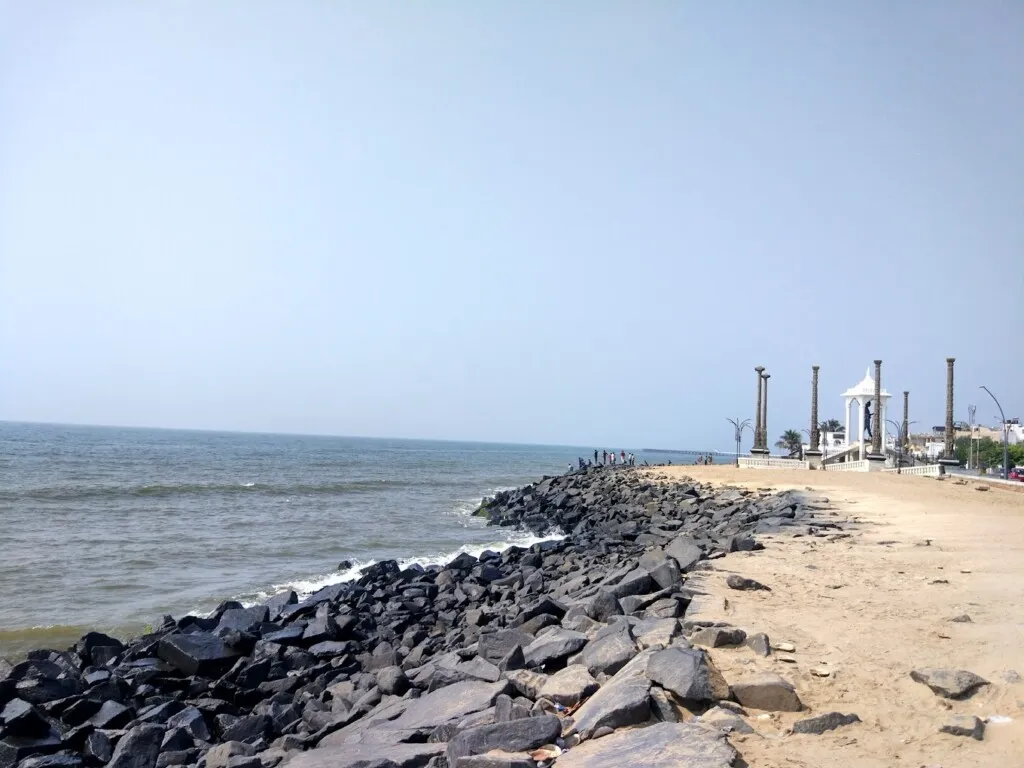 Promenade Hotel Swimming Pool