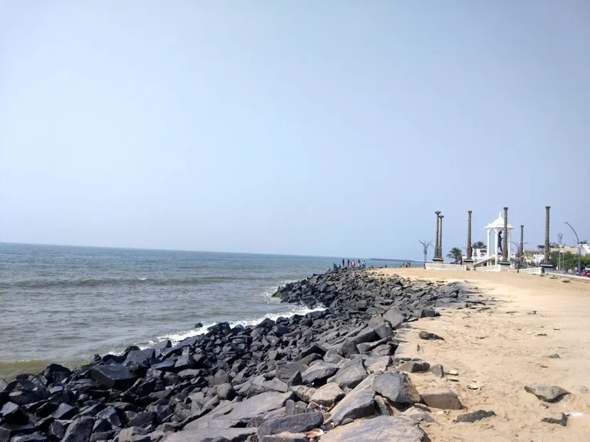 Promenade Hotel Swimming Pool