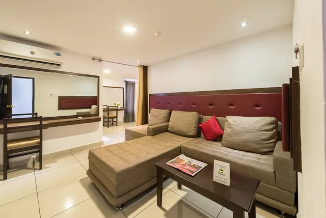 Treebo Trend Hotel South Avenue With Roadside View - 2