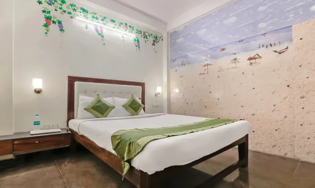 Itsy By Treebo - Prakasam Residency With Roadside View - 2