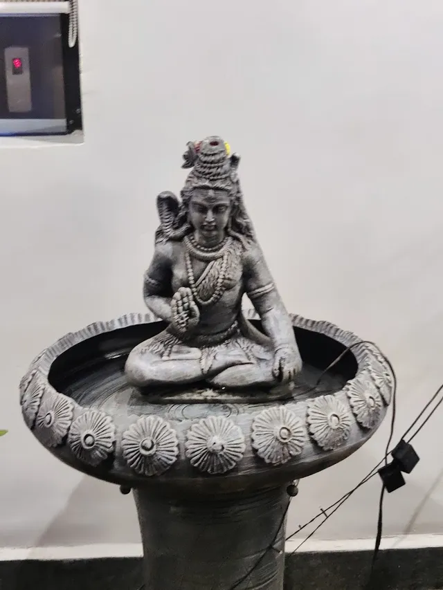 Le Supreme Inn (the lap of luxury) - 5