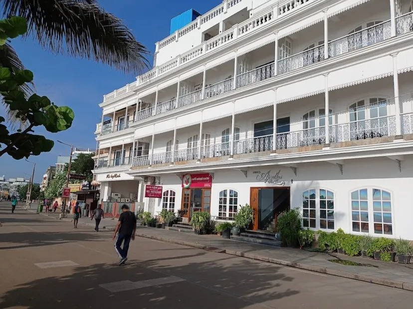 Lotus Bay View Hotel