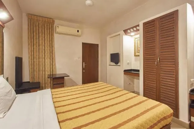 Lotus Bay View Hotel - 5