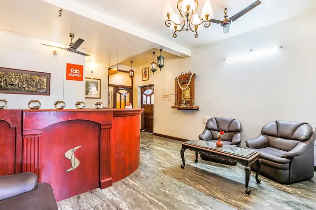 FabExpress Santhi inn - 4